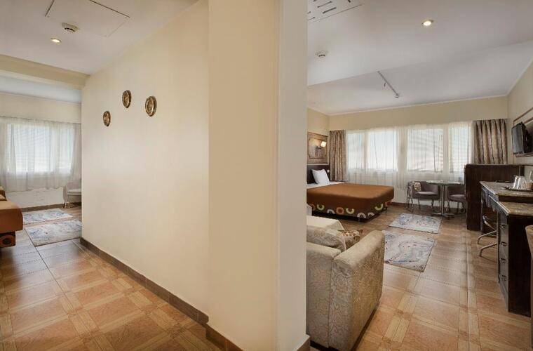Kanzy Hotel