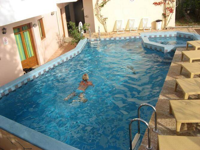 Romantica Hotel Apartments