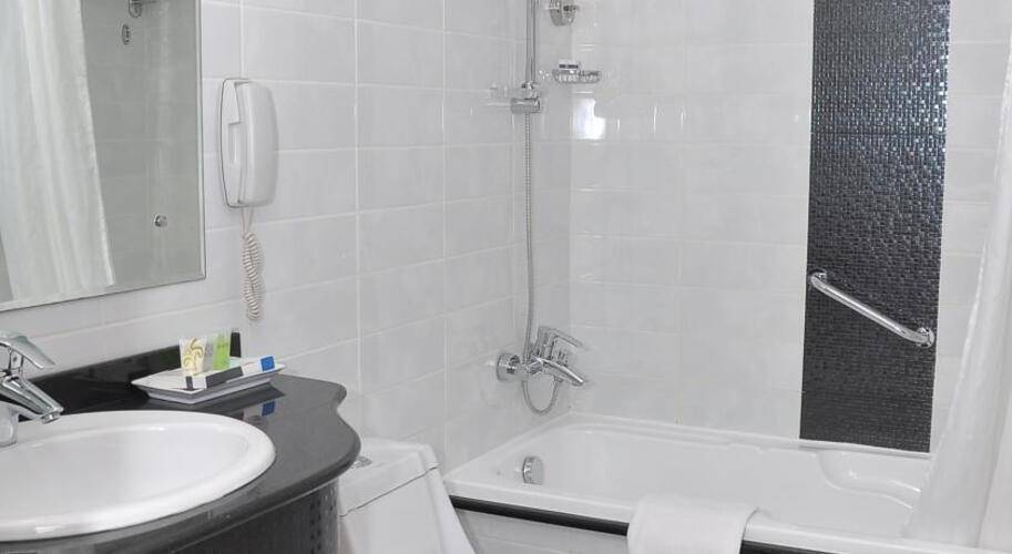 Phoenix Plaza Hotel Apartments