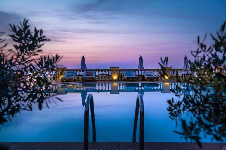 Notos Heights Hotel & Suites