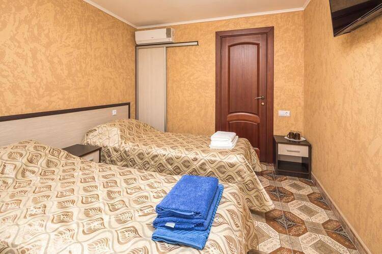 Отель Кипарис