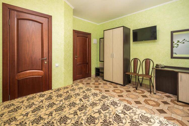 Отель Кипарис