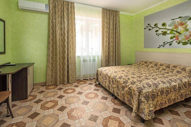 Отель Кипарис