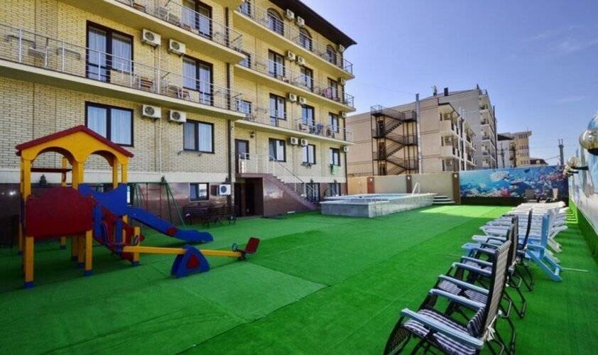 Отель Леонидас