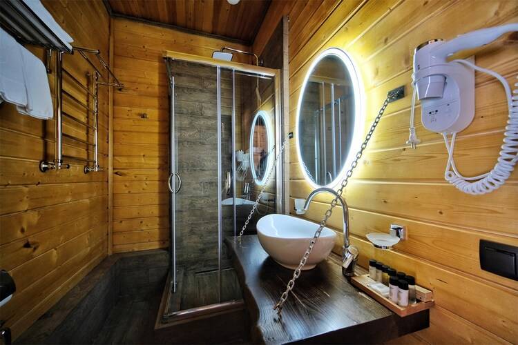 Allure Lodge