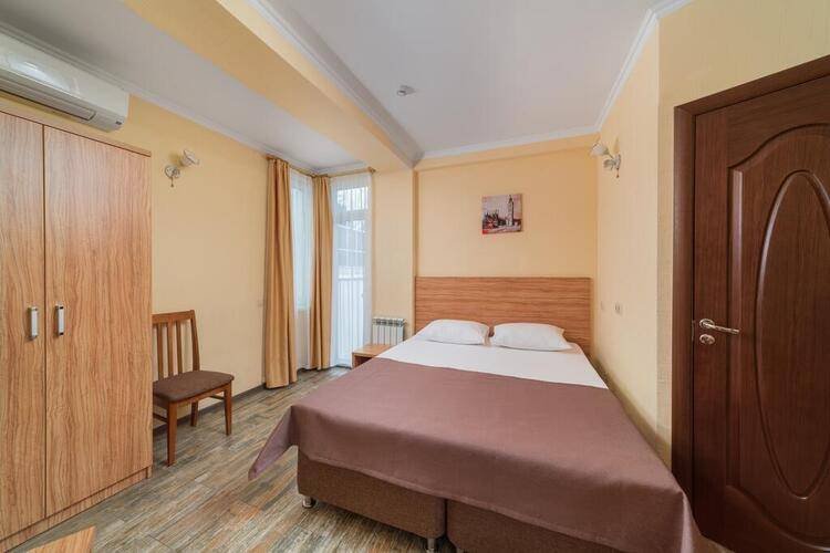 Room Hotel