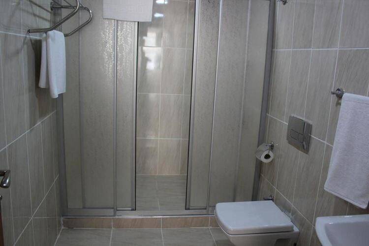 Gorur Hotel