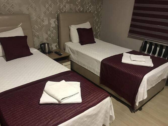 Gorur Hotel