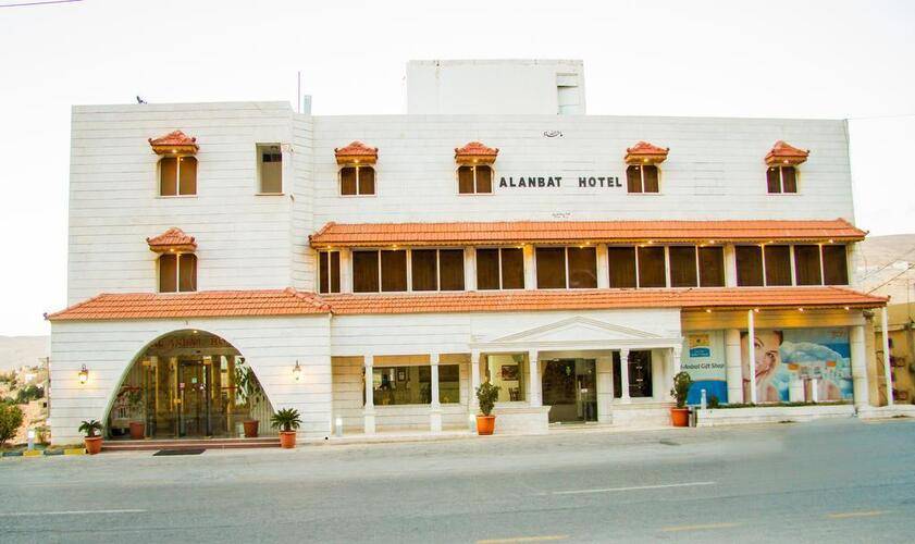 Alanbat Hotel