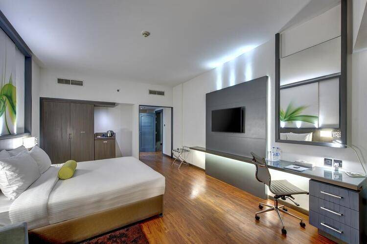 Howard Johnson Plaza By Wyndham Dubai