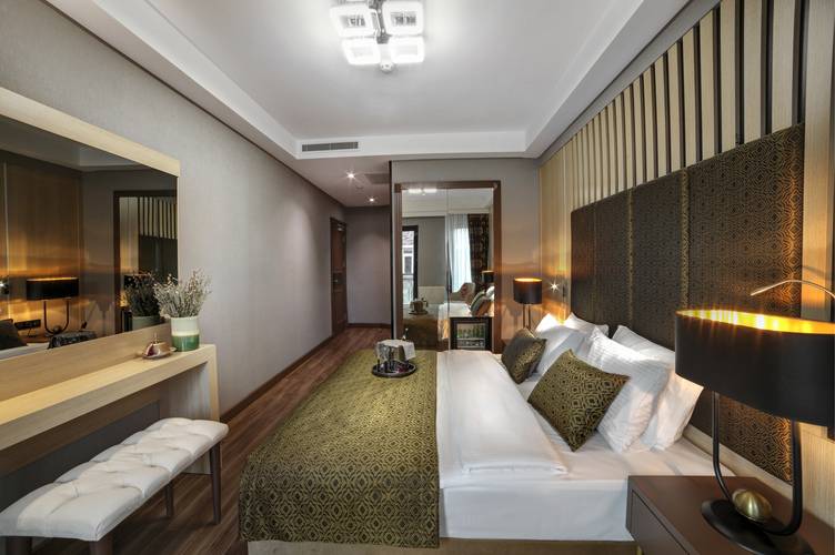 Pell Palace Hotel & Spa