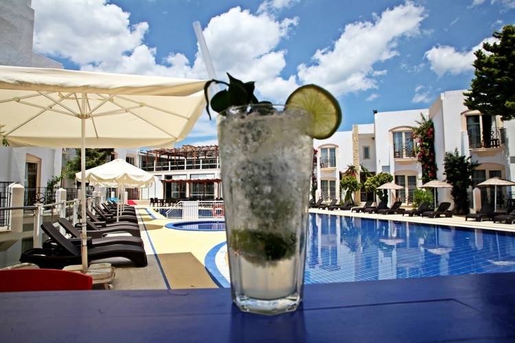 Serpina Hotel (Adults Only 16+)