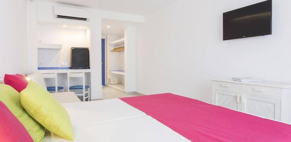 Guya Wave Hotel