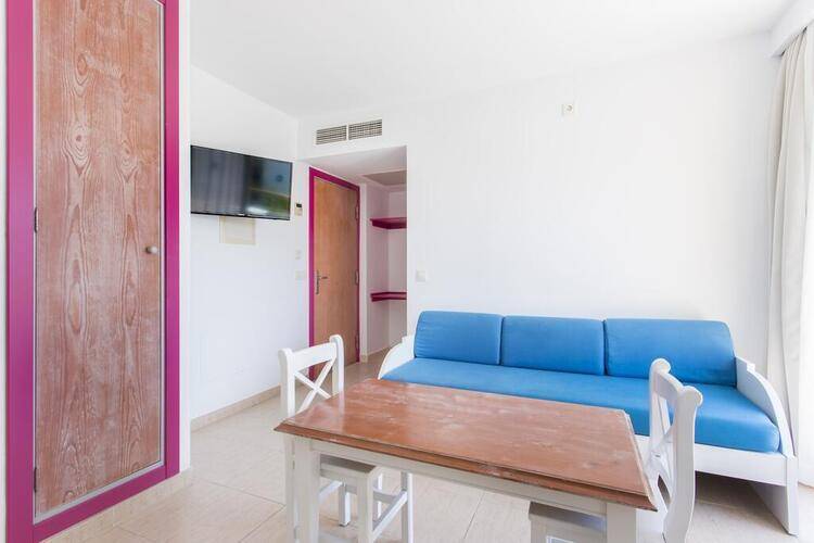 Guya Wave Hotel