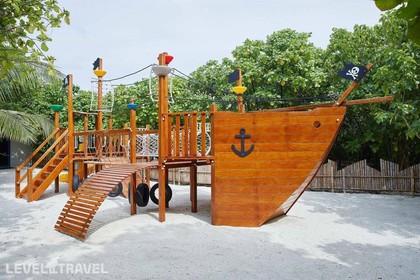 фотографии отеля Le Meridien Maldives Resort & Spa в Мальдивы(Лавиани Атолл) - фото №20