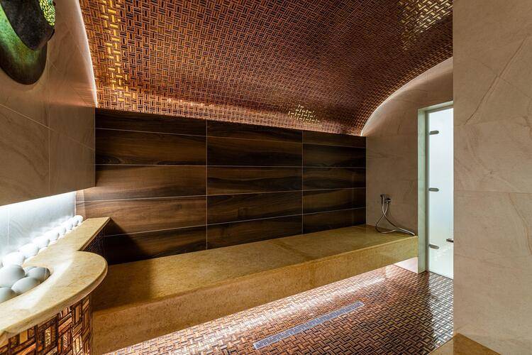 Kravt Nevsky Hotel and Spa
