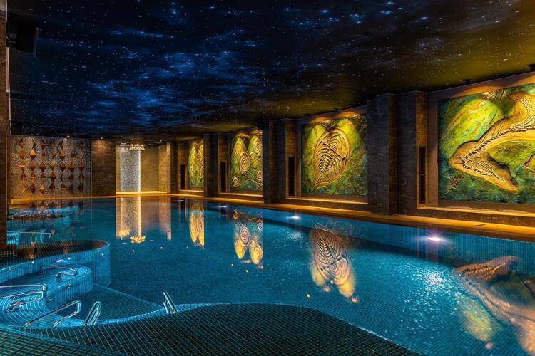 Kravt Nevsky Hotel and Spa