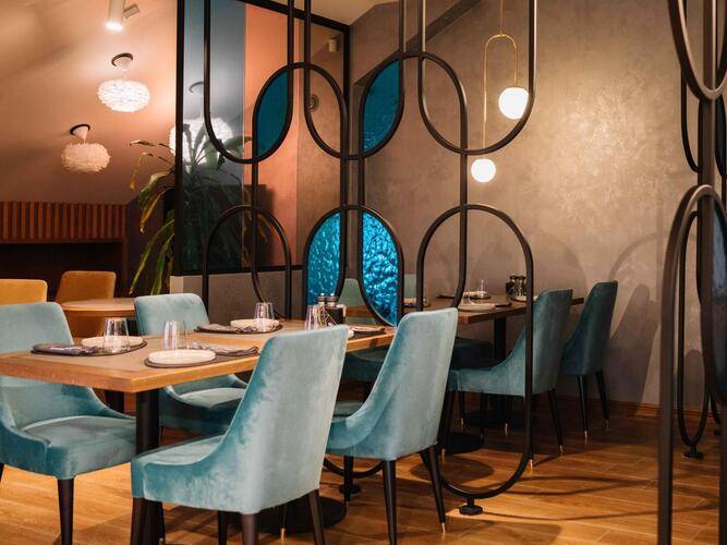 Kravt Nevsky Hotel and Spa