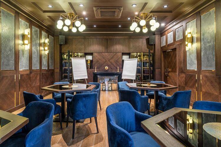 Kravt Nevsky Hotel and Spa
