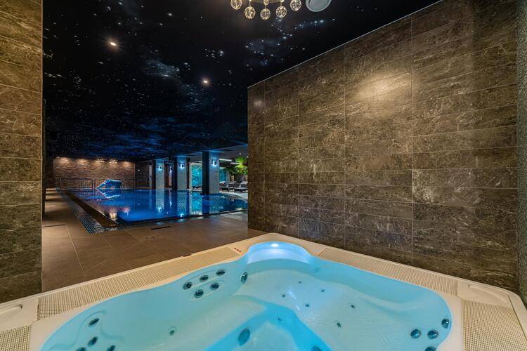 Kravt Nevsky Hotel and Spa