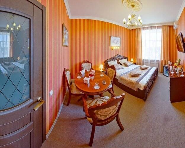 Отель Голден Пэлас (Golden Palace Hotel)