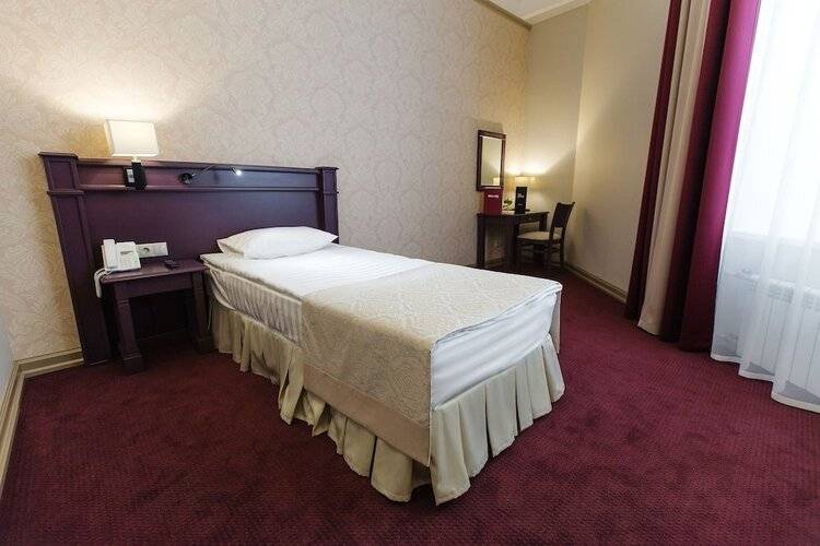 Отель Бридж (The Bridge Hotel)