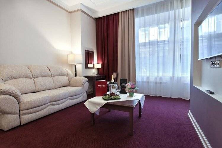 Отель Бридж (The Bridge Hotel)