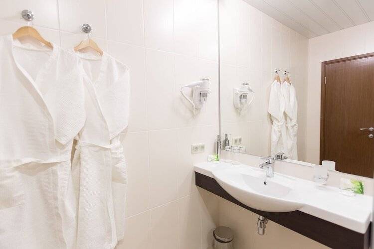 Отель Бридж (The Bridge Hotel)