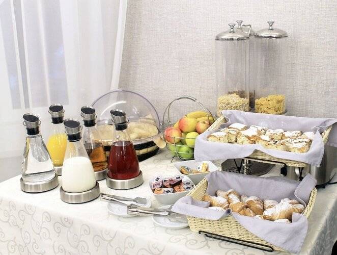 Отель Бридж (The Bridge Hotel)