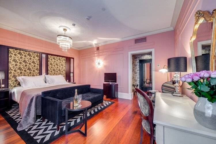 DOM Boutique Hotel