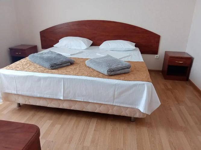 Отель Kozmoc (Космос)