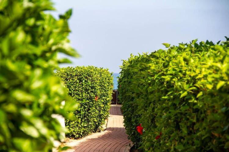 Atlantis Gardens Apartments & Villas