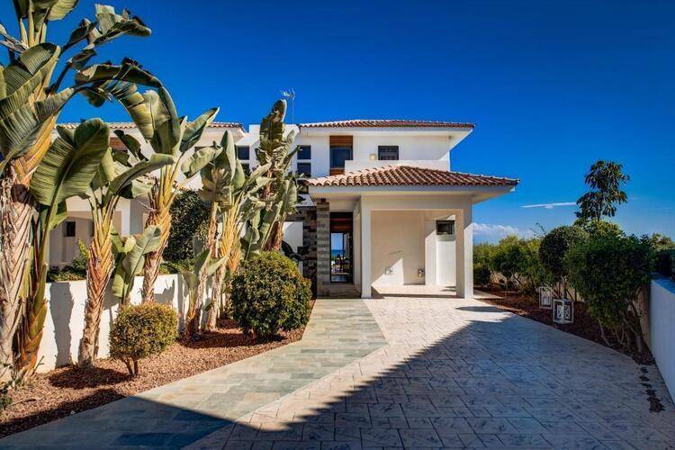 Atlantis Gardens Apartments & Villas