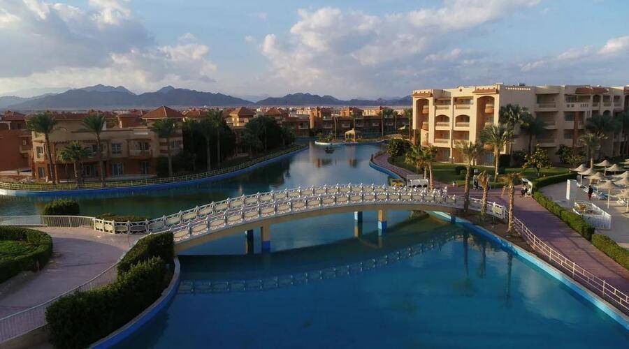 Parrotel Lagoon Waterpark Resort