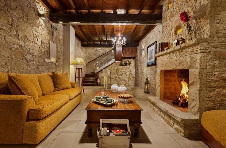 Oinoessa Traditional Boutique Houses