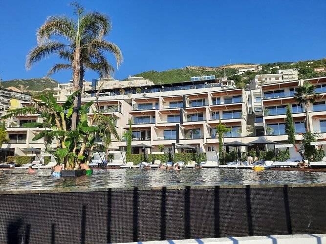 Marina Bay Luxury Resort & Spa