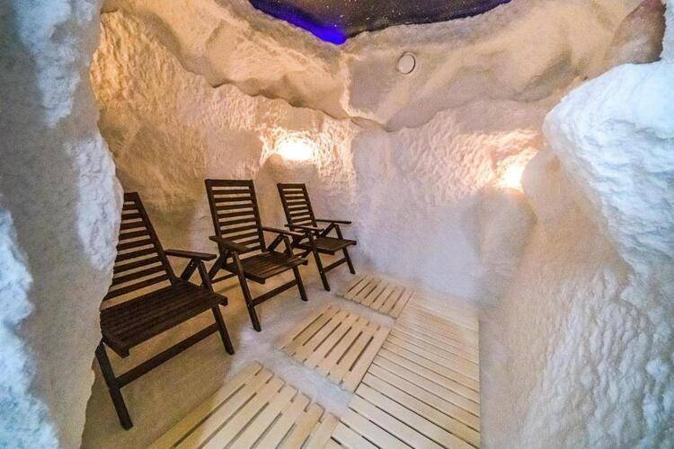 Отель Лоо-Арена