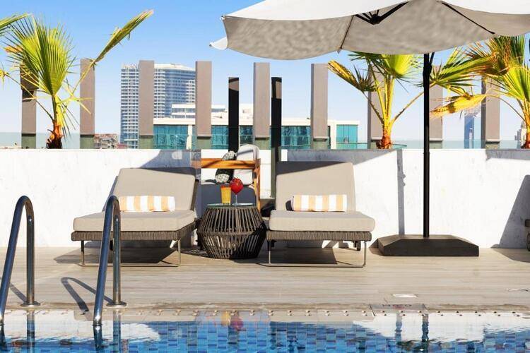 Adagio Premium The Palm