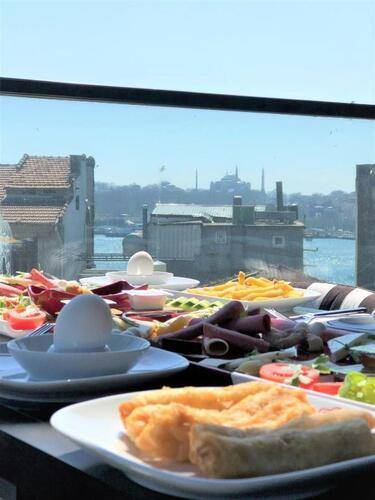 Ferman Port Hotel