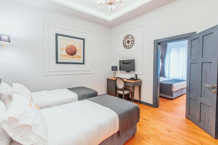 Ferman Port Hotel