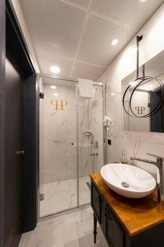 Ferman Port Hotel