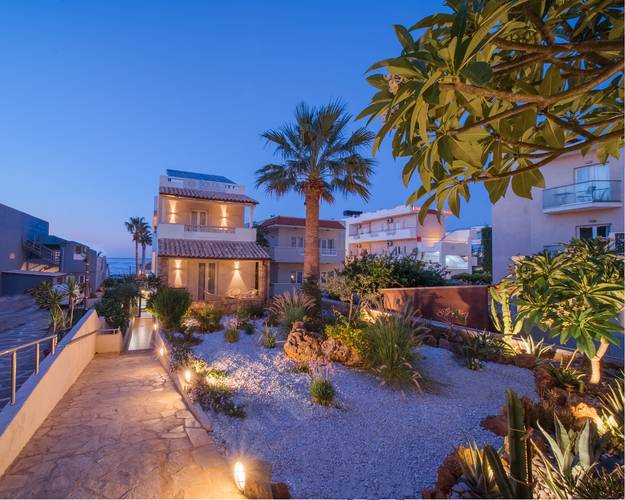 Soleil Apartments & Studios