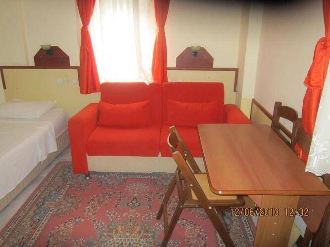 Red Rose Hotel