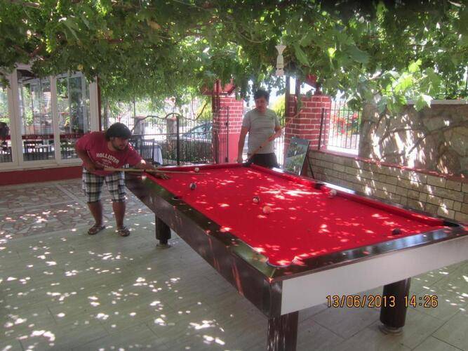 Red Rose Hotel