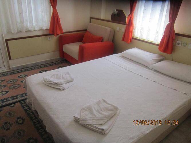 Red Rose Hotel
