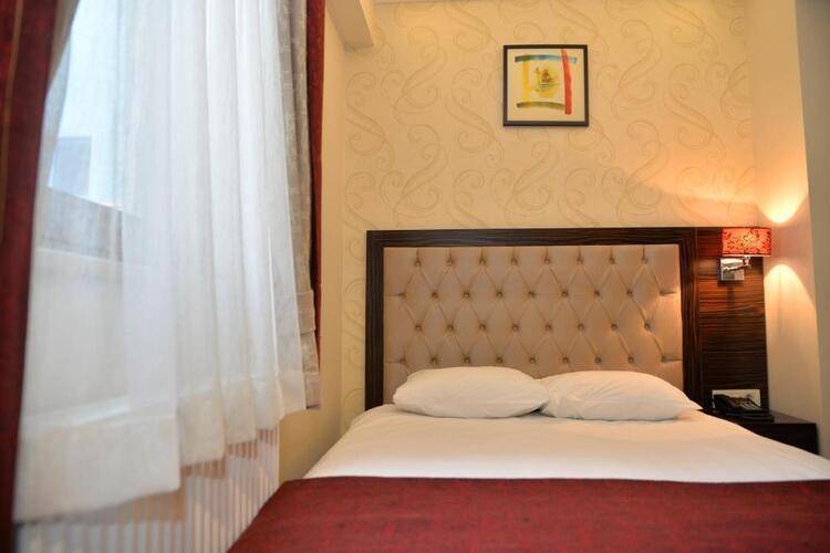 Golden Siyav Hotel