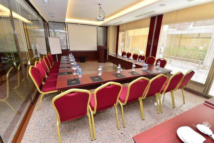 Golden Siyav Hotel