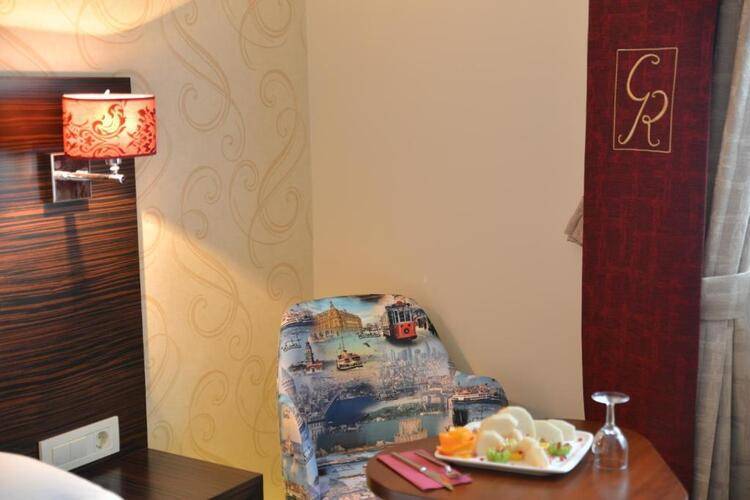 Golden Siyav Hotel