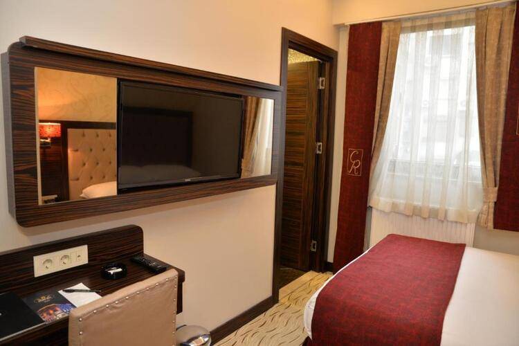 Golden Siyav Hotel
