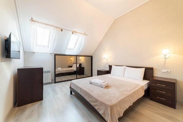 Апартаменты Deluxe Интернациональная 13